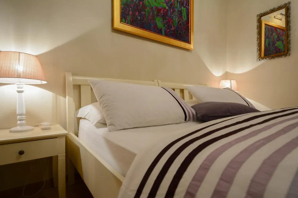 Guest house Tri Lava Luxury Living Hotel Split