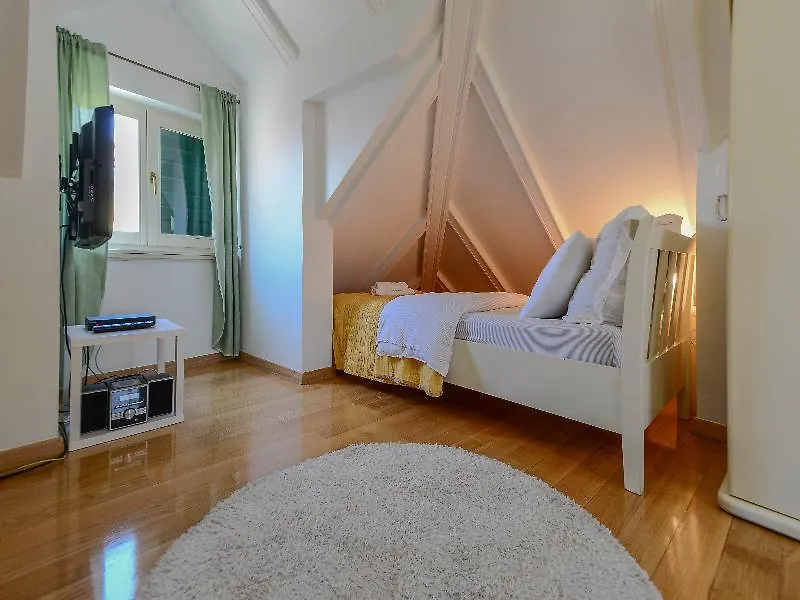 Guest house Tri Lava Luxury Living Hotel Split